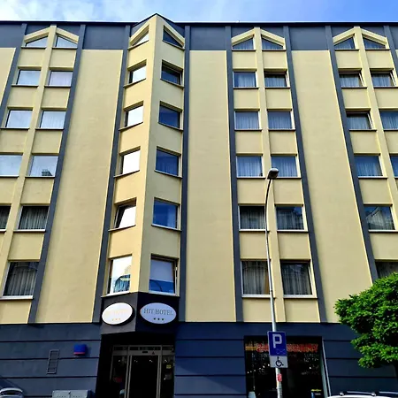 Noclegi Hit Rooms & Apartments-2